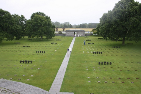 Cimetière Allemand de La Cambe.jpg